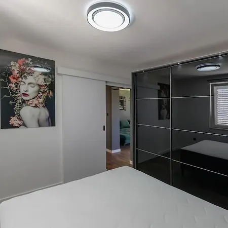 Loft-cave Apartment Split